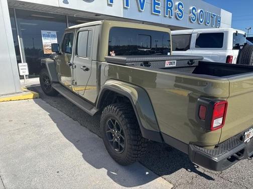 2025 Jeep Gladiator Sport