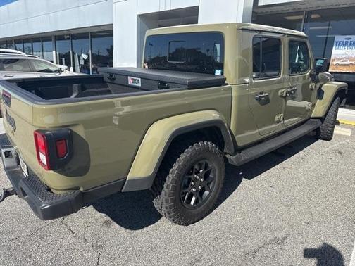 2025 Jeep Gladiator Sport
