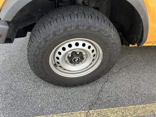 Orange Metallic 2022 Ford Bronco Base
