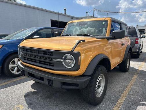 Orange Metallic 2022 Ford Bronco Base