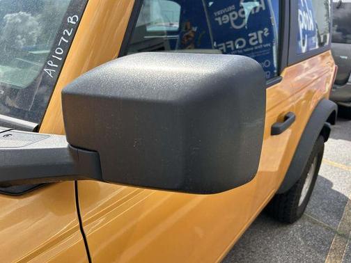 Orange Metallic 2022 Ford Bronco Base