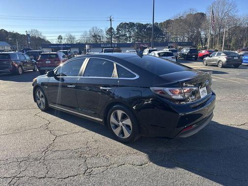 2017 Hyundai SONATA Hybrid Limited