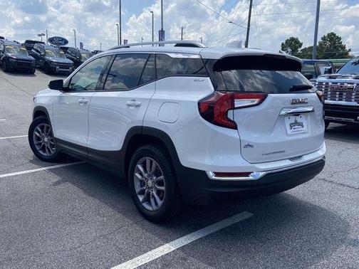 White Frost Tri-Coat 2023 GMC Terrain SLT