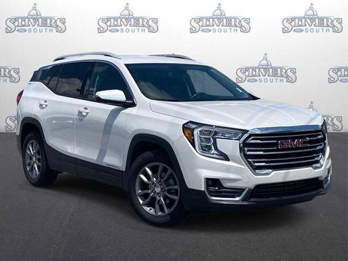 White Frost Tri-Coat 2023 GMC Terrain SLT