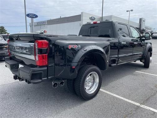 2025 Ford F-450 Platinum