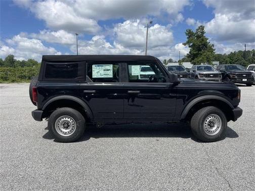 2025 Ford Bronco Base
