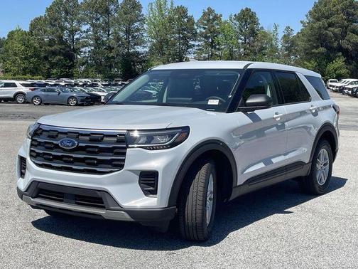 White Metallic 2026 Ford Explorer Active