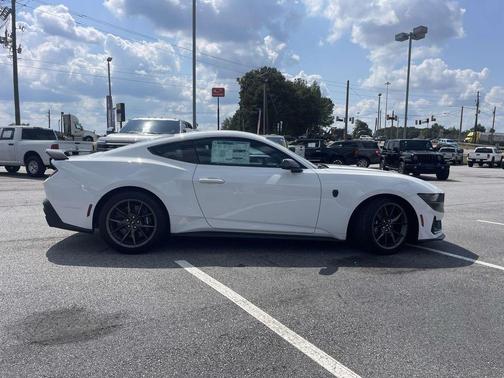 2025 Ford Mustang Dark Horse
