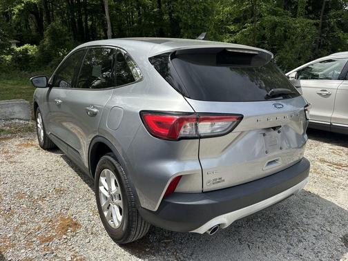 Silver Metallic 2021 Ford Escape SE