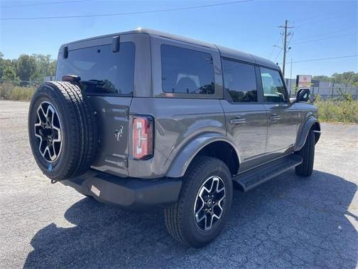 2025 Ford Bronco Outer Banks
