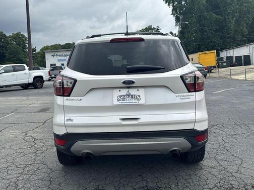 White Platinum Clearcoat Metallic 2018 Ford Escape Titanium