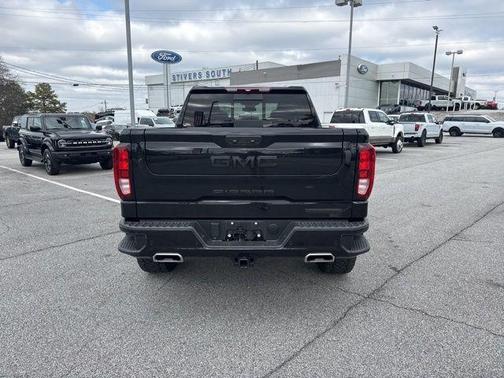 2025 GMC Sierra 1500 Elevation