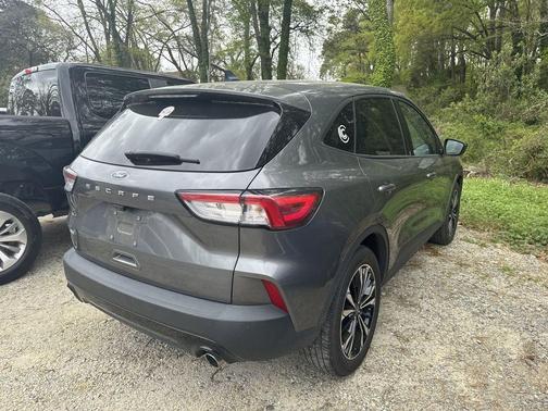 Carbonized Gray Metallic 2022 Ford Escape SE