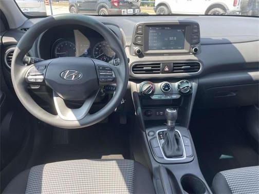2021 Hyundai KONA SE