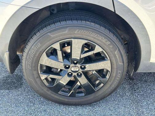 Sparkling Silver 2021 Kia Sorento S