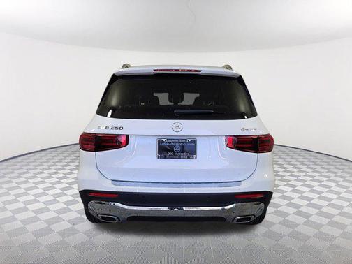 2025 Mercedes-Benz GLB 250 4MATIC