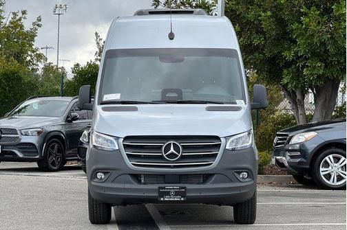 2025 Mercedes-Benz Sprinter 2500 Standard Roof