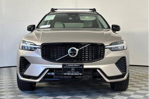 2025 Volvo XC60 Plug-In Hybrid T8 Ultra