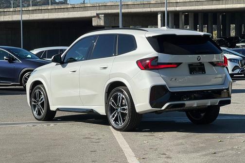 Mineral White Metallic 2025 BMW X1 xDrive28i