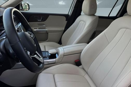 Polar White 2023 Mercedes-Benz GLB 250 4MATIC