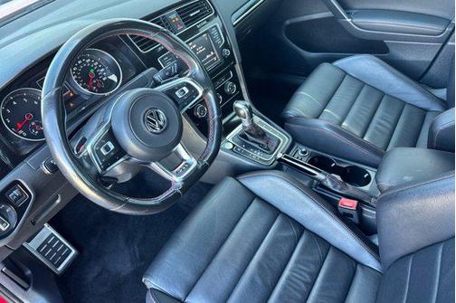 2017 Volkswagen Golf GTI 2.0T S 4-Door