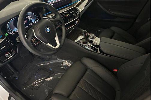 2022 BMW 530e Base