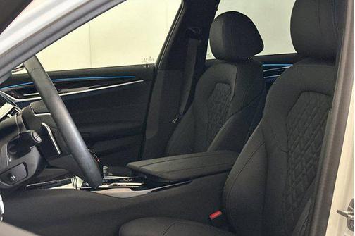 2022 BMW 530e Base