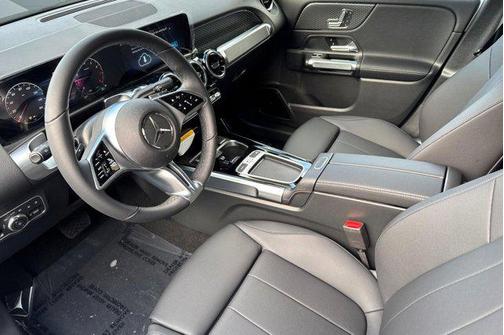 Polar White 2026 Mercedes-Benz GLB 250 Base