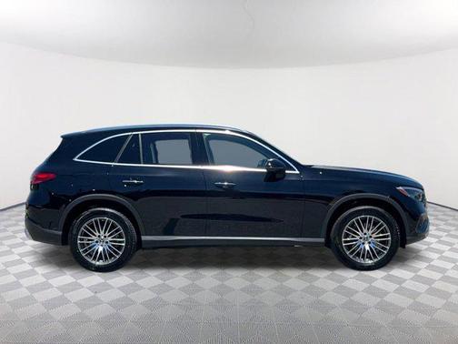 2025 Mercedes-Benz GLC 300 Base