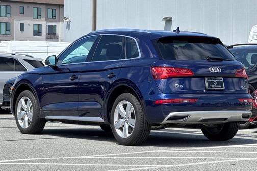 Blue 2018 Audi Q5 2.0T Premium Plus