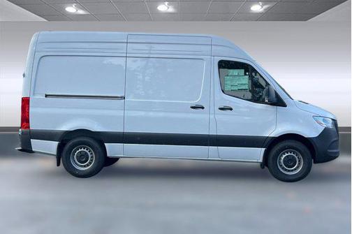 2025 Mercedes-Benz Sprinter 2500 Standard Roof