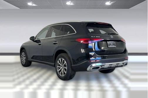 2026 Mercedes-Benz GLC 300 Base