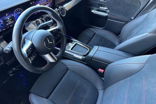 Night Black 2024 Mercedes-Benz EQB 300 4MATIC