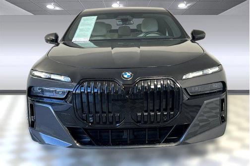 2023 BMW 740 i