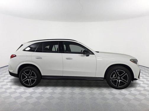 2025 Mercedes-Benz GLC 300 Base