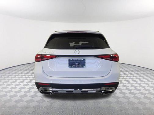 2025 Mercedes-Benz GLC 300 Base