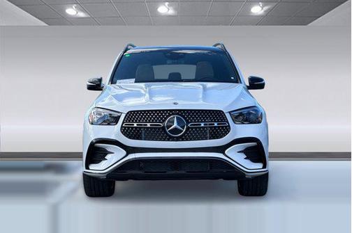 MANUFAKTUR Moonlight White Metallic 2026 Mercedes-Benz GLE 580 4MATIC