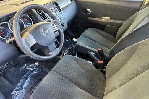 2010 Nissan Versa 1.8 S
