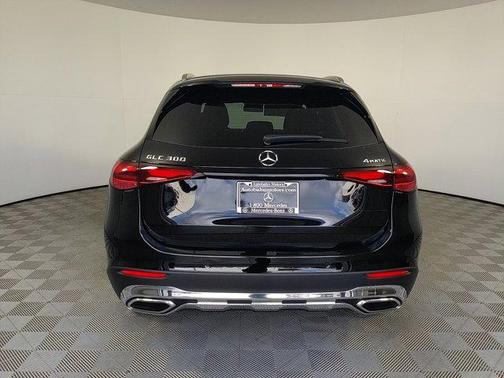 2025 Mercedes-Benz GLC 300 4MATIC