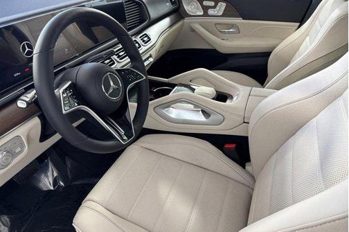 MANUFAKTUR Ireland Mid Green Metallic 2026 Mercedes-Benz GLE 450 4MATIC