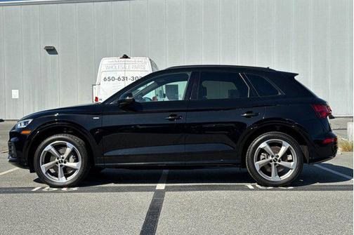 2020 Audi Q5 45 Titanium Premium