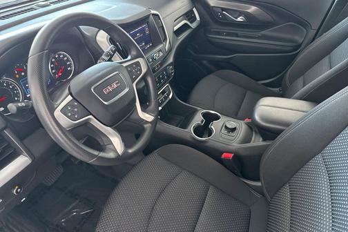 Summit White 2024 GMC Terrain SLE