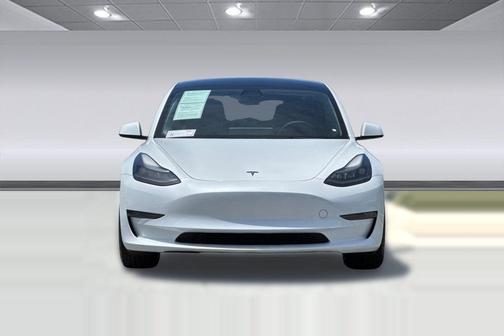 Pearl White Multi-Coat 2023 Tesla Model 3 Performance