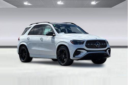 MANUFAKTUR Moonlight White Metallic 2026 Mercedes-Benz GLE 580 4MATIC