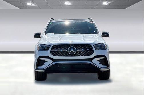MANUFAKTUR Moonlight White Metallic 2026 Mercedes-Benz GLE 580 4MATIC