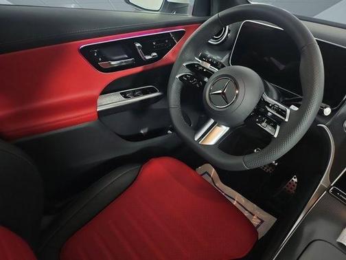 2025 Mercedes-Benz GLC 350e Base