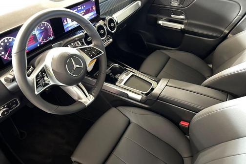 Night Black 2026 Mercedes-Benz GLB 250 Base