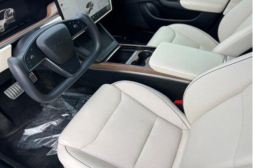 2022 Tesla Model S Plaid