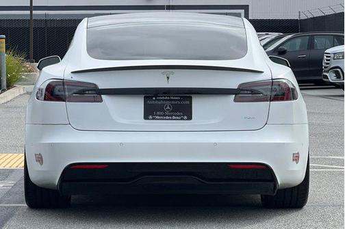 2022 Tesla Model S Plaid