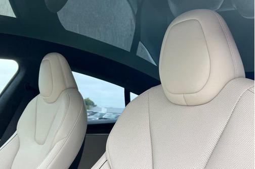2022 Tesla Model S Plaid